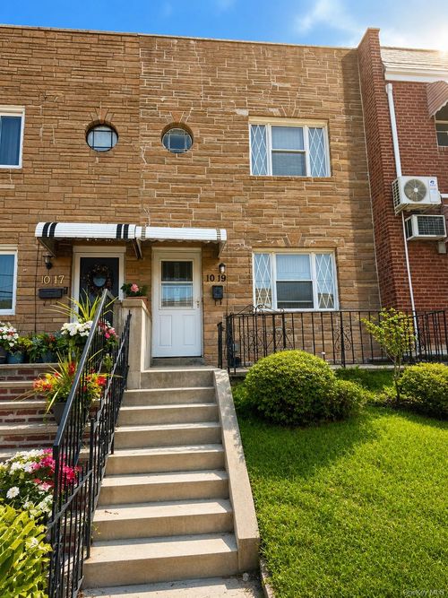 1019 116th St, College Point, NY, 11356-1538 | Card Image