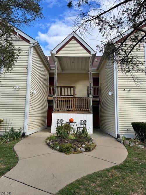 148 Falcon Ridge Way N, Hamburg, NJ, 07419-1148 | Card Image