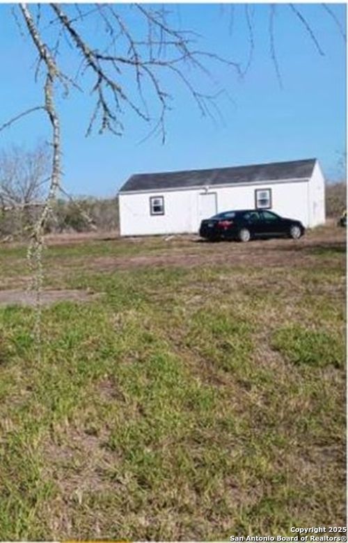 166543 11th St, Pipe Creek, TX, 78063 | Card Image