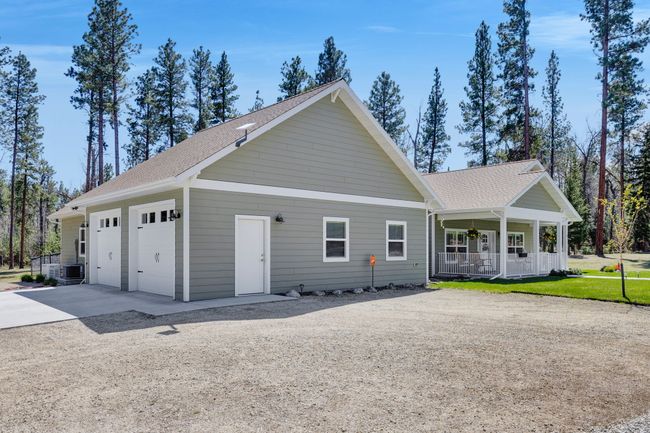 887 Bear Creek Trl, House other with 3 bedrooms, 2 bathrooms and null parking in Victor MT | Image 6