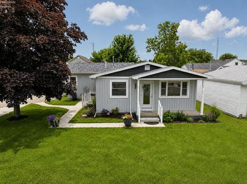 312 Linden St, Port Clinton, OH, 43452-1324 | Card Image