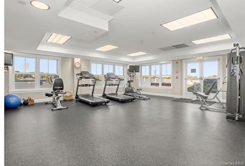 unit-305-225 Stanley Ave, Mamaroneck, NY, 10543-2577 | Card Image