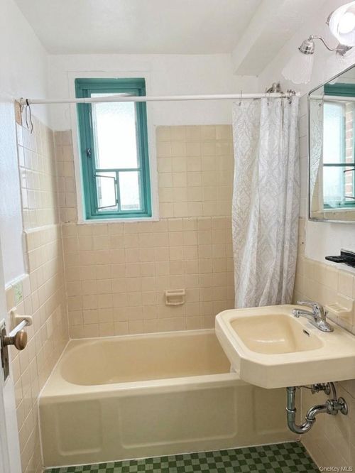 6g-2075 St. Raymond Avenue Avenue, New York, NY, 10462 | Card Image