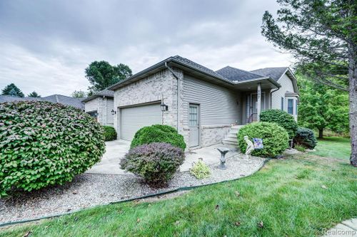 207 Inglewood, Linden, MI, 48451 | Card Image