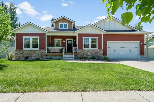 124 Parkridge Dr, Kalispell, MT, 59901-2595 | Card Image
