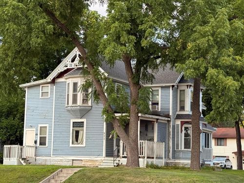 821-823 West Avenue, La Crosse, WI, 54601 | Card Image