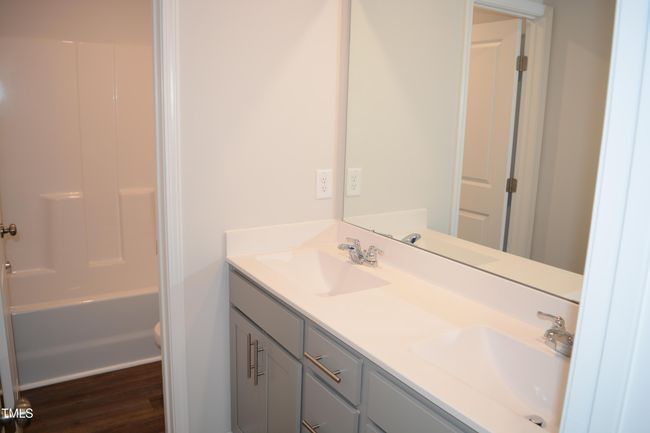 Photo #13 | Image 13