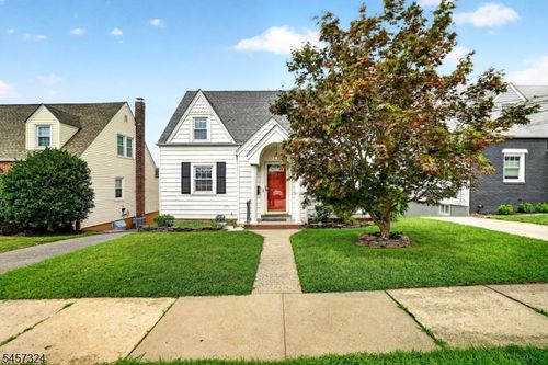 7 Bond Pl, North Arlington, NJ, 07031-5852 | Card Image