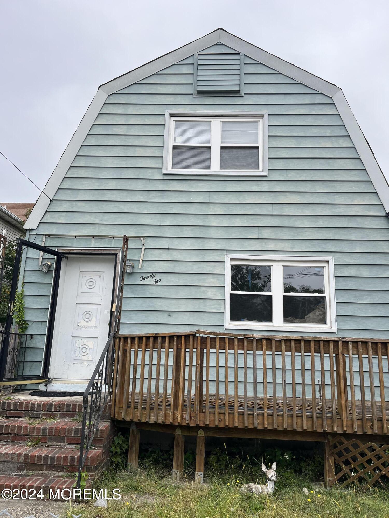 Saint Peters Pl, Keansburg, NJ 07734