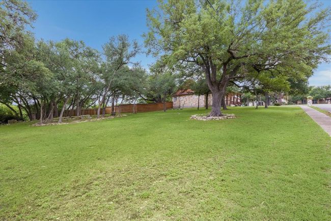 Left, corner of the yard. | Image 7