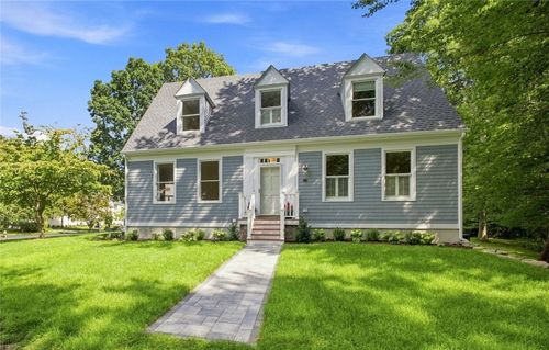 4 Woodhaven Rd, Barrington, RI, 02806-4322 | Card Image