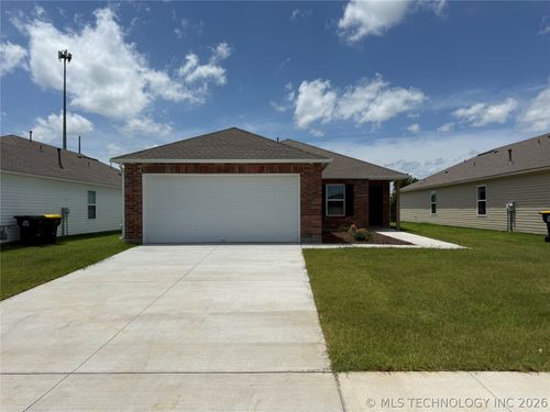 11822 S 279th East Ave, Coweta, OK, 74429-6740 | Card Image