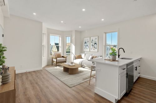 6-43-45 Blossom St, Chelsea, MA, 02150-2455 | Card Image