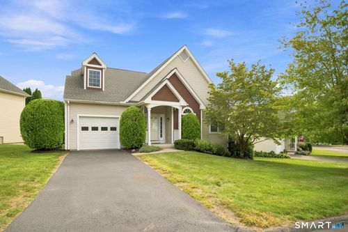 8-8 S Pond Road, Bloomfield, CT, 06002 | Card Image