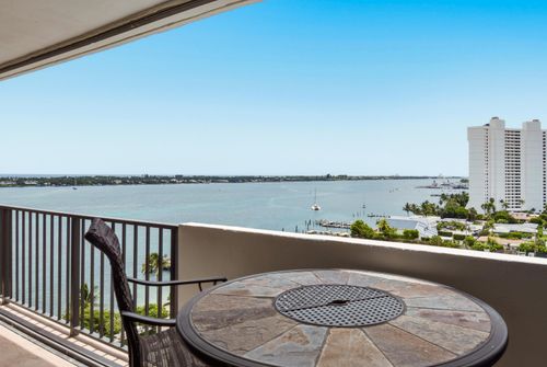 1105-5600 N Flagler Dr, West Palm Beach, FL, 33407-2648 | Card Image