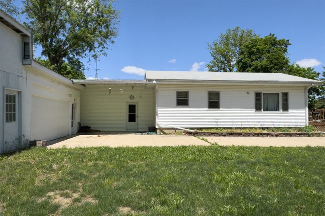 110 N Washington St, House other with 3 bedrooms, 1 bathrooms and 2 parking in Hudson IL | Image 37