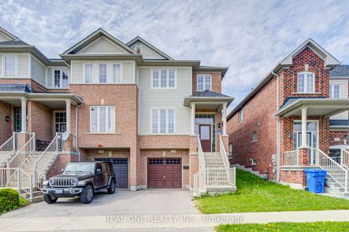 584 Reeves Way Blvd, Stouffville, ON, L4A0T3 | Card Image