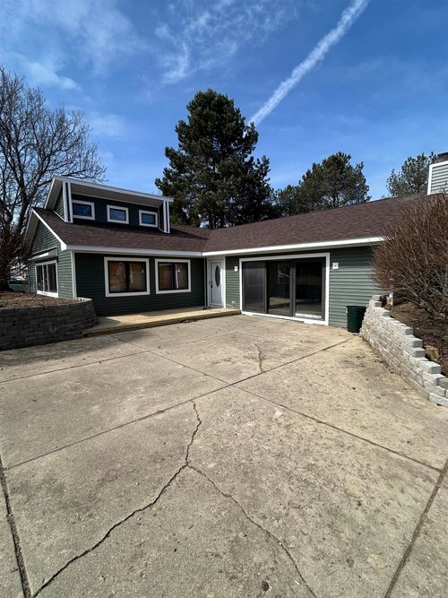 2470 Solarwood Dr, Davison, MI, 48423-8758 | Card Image