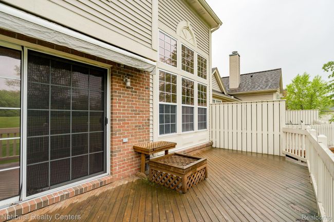 1752 Thistle Dr, Condo with 2 bedrooms, 3 bathrooms and null parking in Canton MI | Image 25