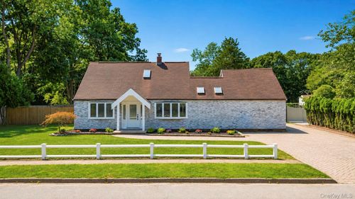36 Fifty Acre Road S, Smithtown, NY, 11787 | Card Image