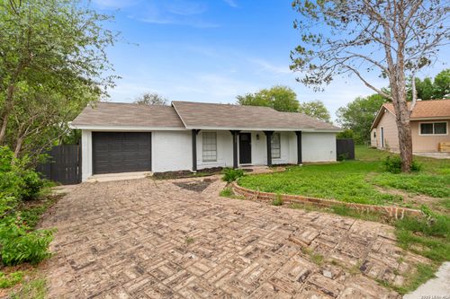 11915 Los Cerros St, San Antonio, TX, 78233-6736 | Card Image