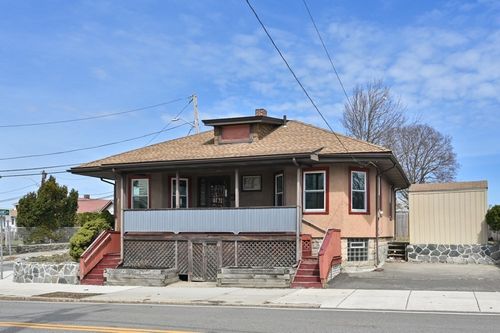 542 Riverside Ave, Medford, MA, 02155 | Card Image