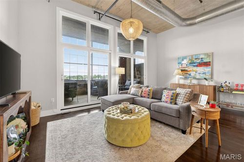414-4100 Forest Park Ave, Saint Louis, MO, 63108-2891 | Card Image