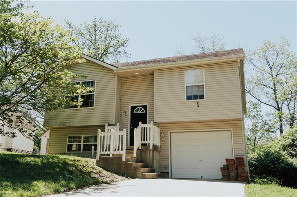 Pope Ave, Independence, MO 64050