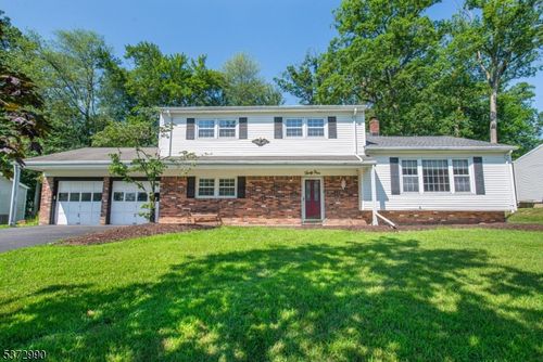 34 Maplewood Dr, Parsippany, NJ, 07054-1440 | Card Image