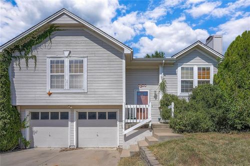 1900 Blackfoot Ct, Greenwood, MO, 64034-9443 | Card Image