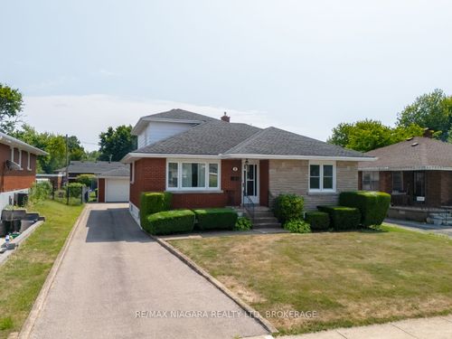 22 South Crescent, Port Colborne, ON, L3K2X9 | Card Image