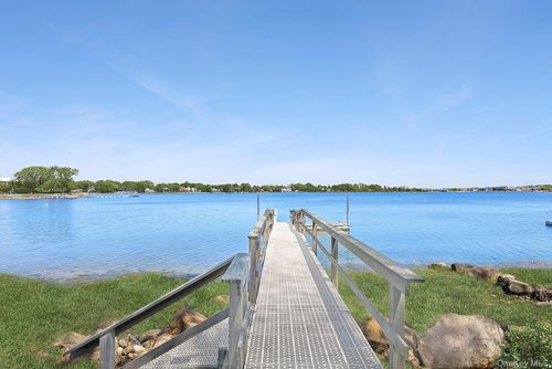 20 Whalers Walk, Sag Harbor, NY, 11963-1816 | Card Image