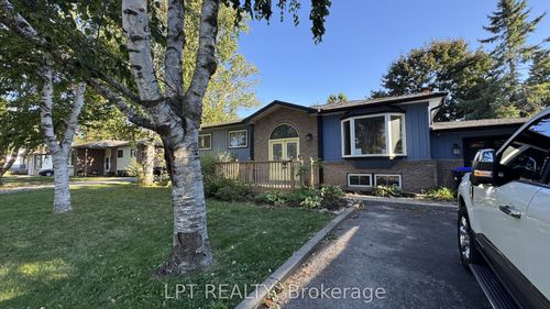 209 Sunset Cres, Innisfil, ON, L9S1J2 | Card Image