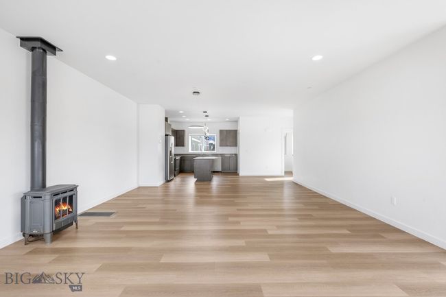 Fireplace not in every unit | Image 10