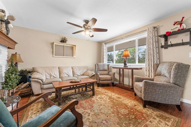 Living Room | Image 8