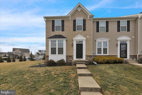 106 Raven Ct, GILBERTSVILLE, PA, 19525-8119 | Card Image