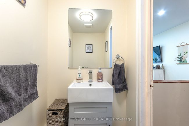 839 Modlin Rd, House attached with 5 bedrooms, 3 bathrooms and 3 parking in Pickering ON | Image 11