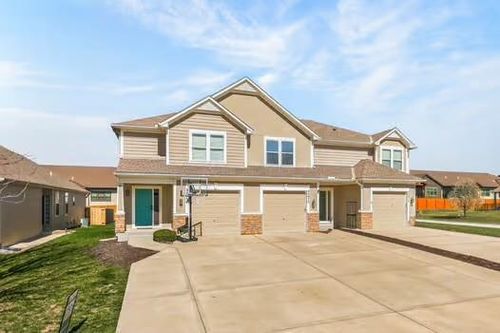 34076 W 90th Cir, De Soto, KS, 66018-8500 | Card Image