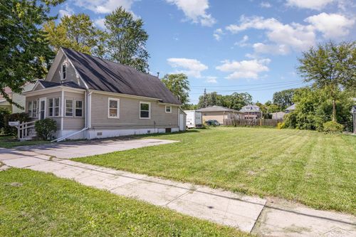 1717 S Hamilton St, Saginaw, MI, 48602-1319 | Card Image