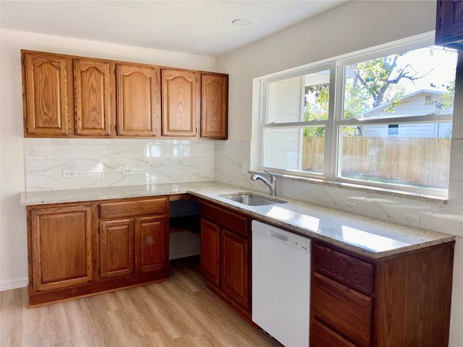 1410 Vine Street, House other with 3 bedrooms, 2 bathrooms and null parking in Bridgeport TX | Image 9