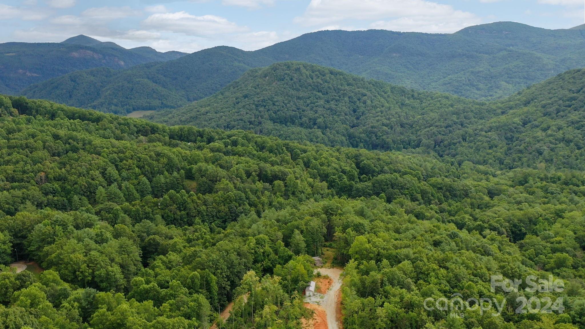 Slick Rock Rd, Hendersonville, NC 28792
