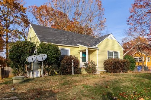 5413 Shattalon Dr, Winston-Salem, NC, 27106-1918 | Card Image