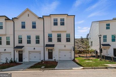 3215 Bateman Drive Se, Townhouse with 3 bedrooms, 2 bathrooms and 2 parking in Atlanta GA | Image 3