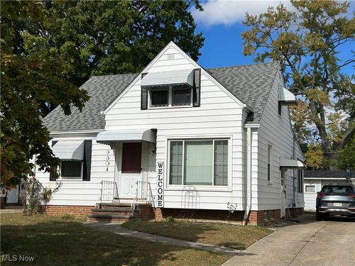 9304 Torrance Ave, Brooklyn, OH, 44144-2575 | Card Image