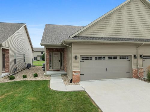 1815 Glenbridge Rd, Bloomington, IL, 61704-8770 | Card Image