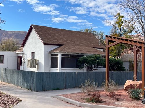 94 E 100 N, Moab, UT, 84532-2437 | Card Image