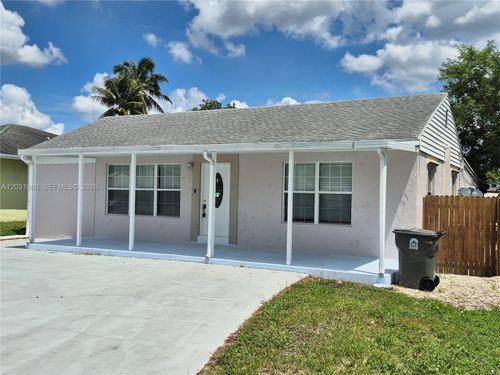 5653 Coconut Rd, West Palm Beach, FL, 33413-1828 | Card Image