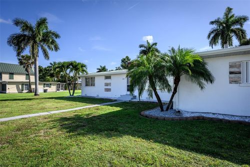 330 Harvey St, Punta Gorda, FL, 33950-4816 | Card Image