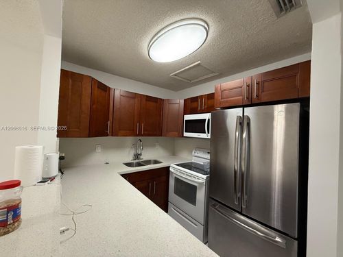 24-60-6540 W 26th Dr, Hialeah, FL, 33016-2884 | Card Image