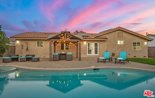 10143 Amestoy Ave, Northridge, CA, 91325 | Card Image